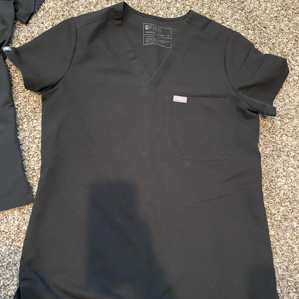 FIGS BLACK SCRUB TOP XS